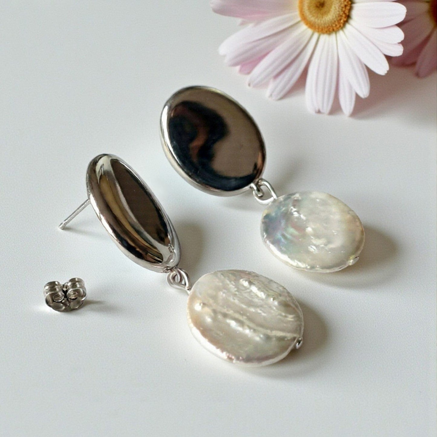 Ohrringe Statement Perlenohrringe Edelstahl mit großer Coin Pearl hängend Schöner-SD 