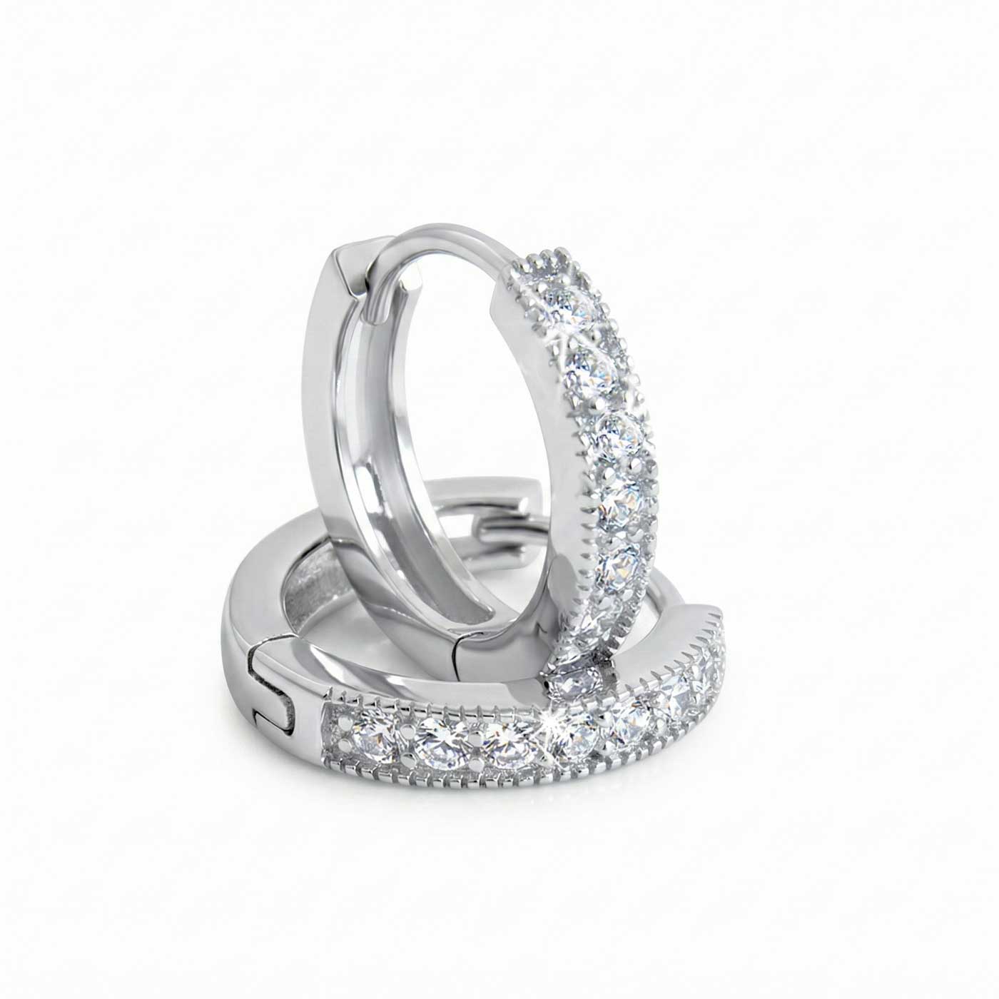 Creolen 15 mm aus 925 Silber mit Zirkonia Steinbesatz liegend und seitlich