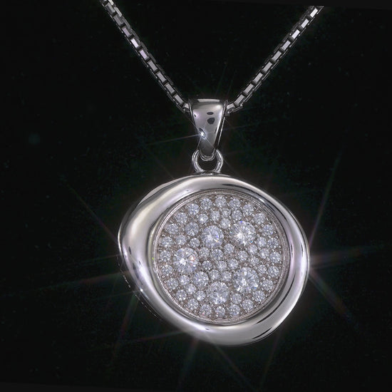 Schöner-SD Kristall Halskette mit rundem Anhänger in Pavé-Fassung aus 925 Silber und funkelndem Zirkonia-Besatz.